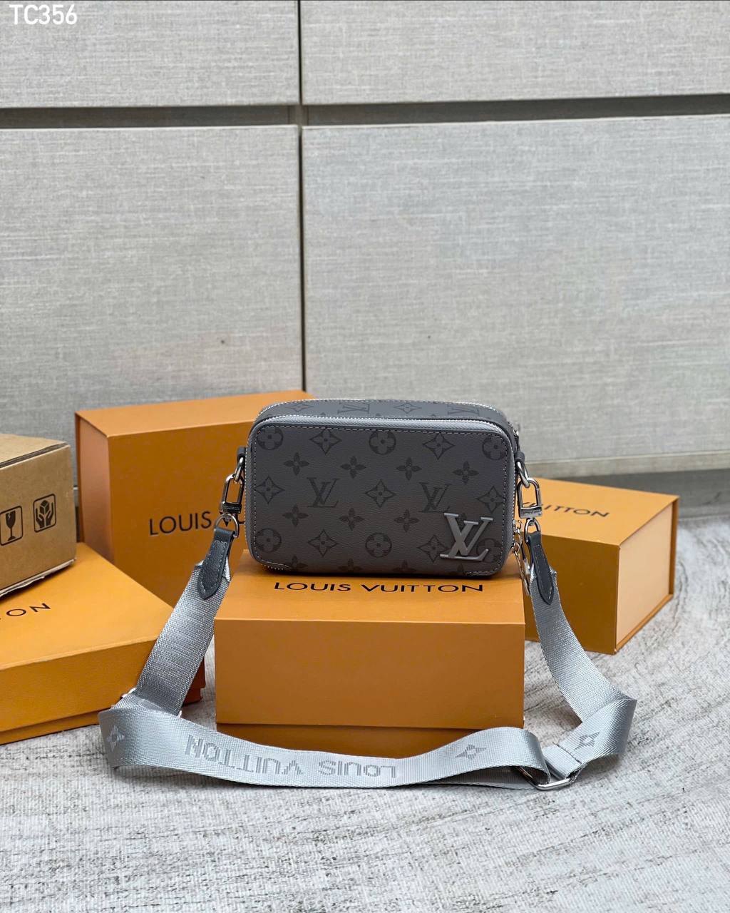 Túi đeo chéo cao cấp Louis Vuitton